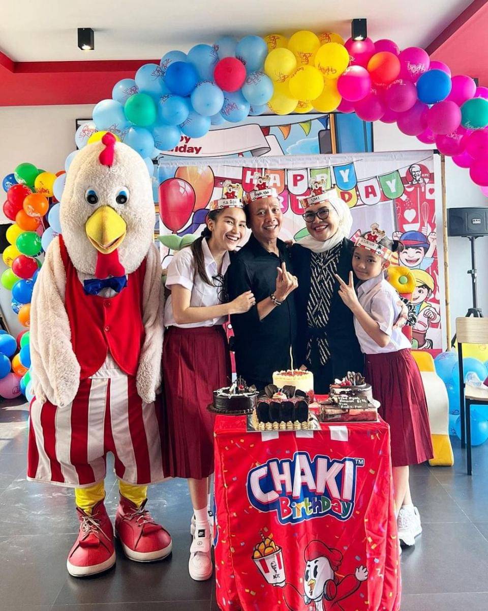 potret perayaan ulang tahun ayah Ayu Ting Ting (instagram.com/ayutingting92)