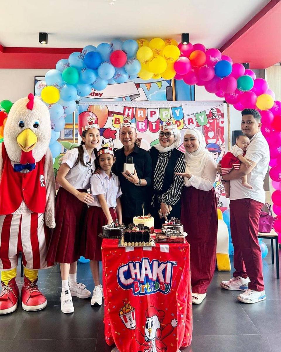 potret perayaan ulang tahun ayah Ayu Ting Ting (instagram.com/ayutingting92)