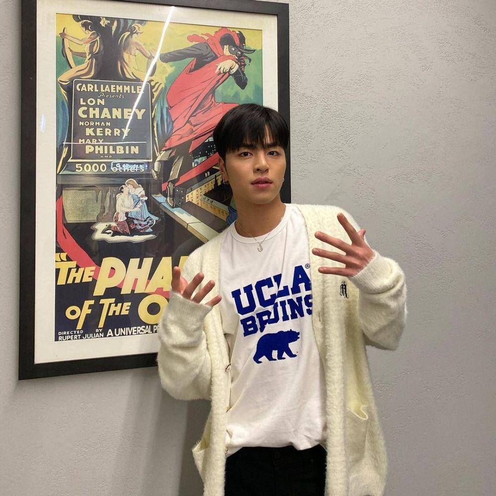 Junhoe iKON (jnstagram.com/juneeeeeeya)