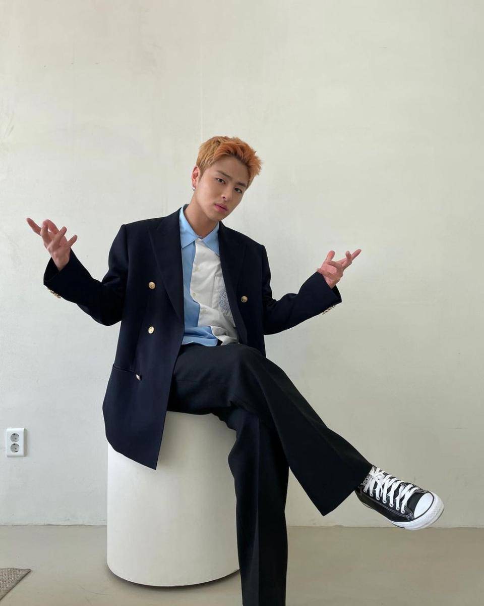 Junhoe iKON (jnstagram.com/juneeeeeeya)