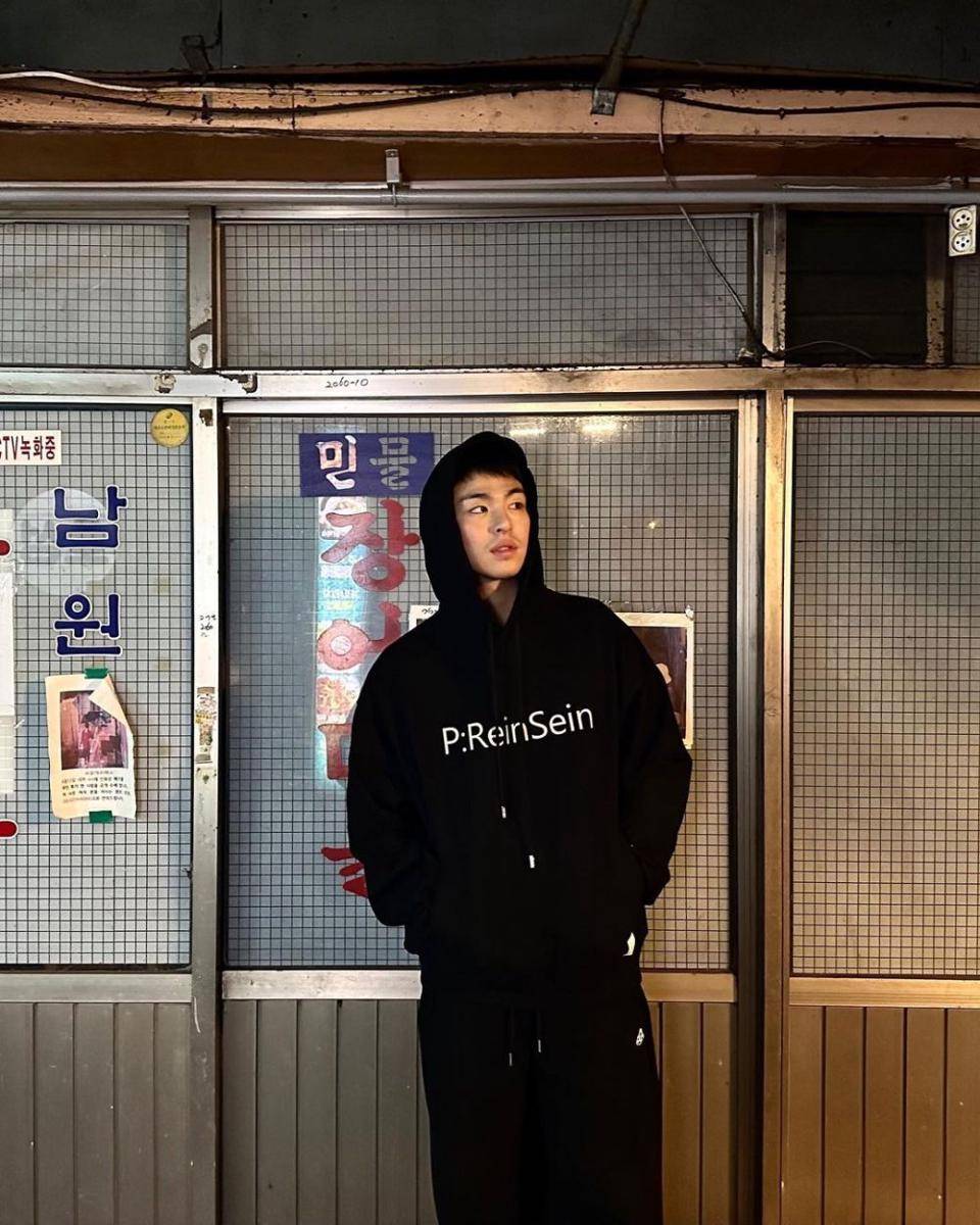 Junhoe iKON (jnstagram.com/juneeeeeeya)