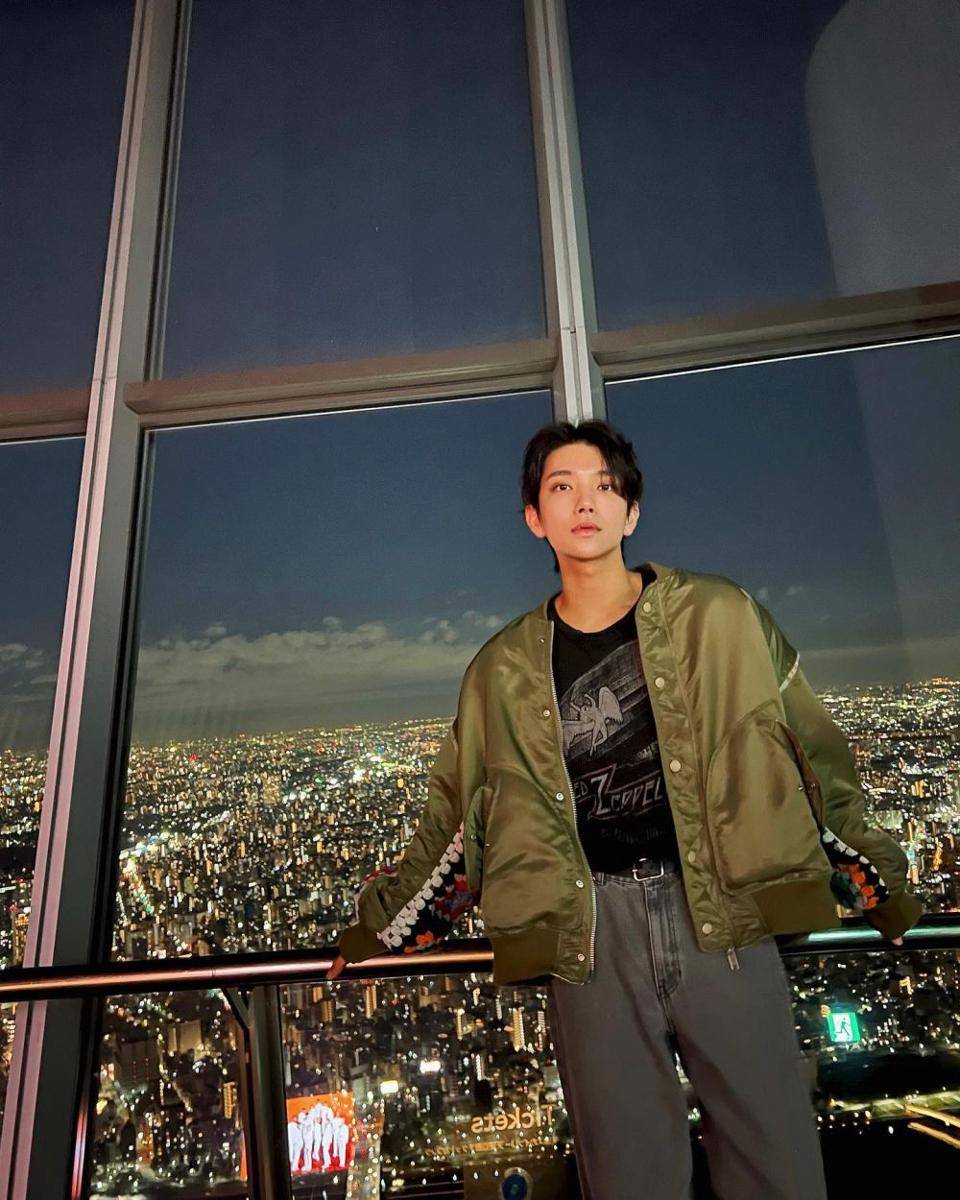 Joshua SEVENTEEN (instagram.com/joshu_acoustic)