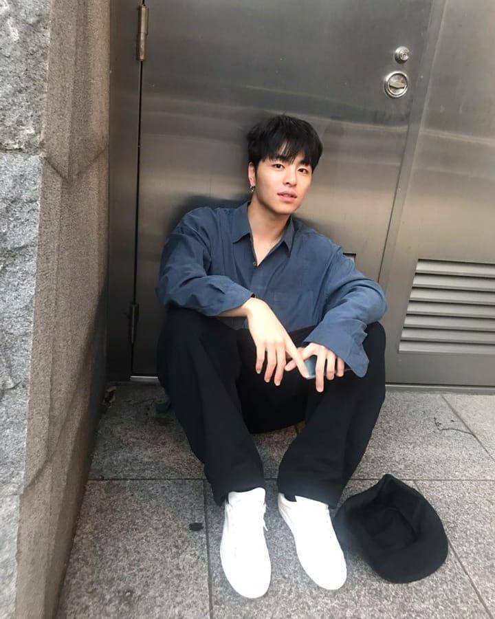 Junhoe iKON (jnstagram.com/juneeeeeeya)