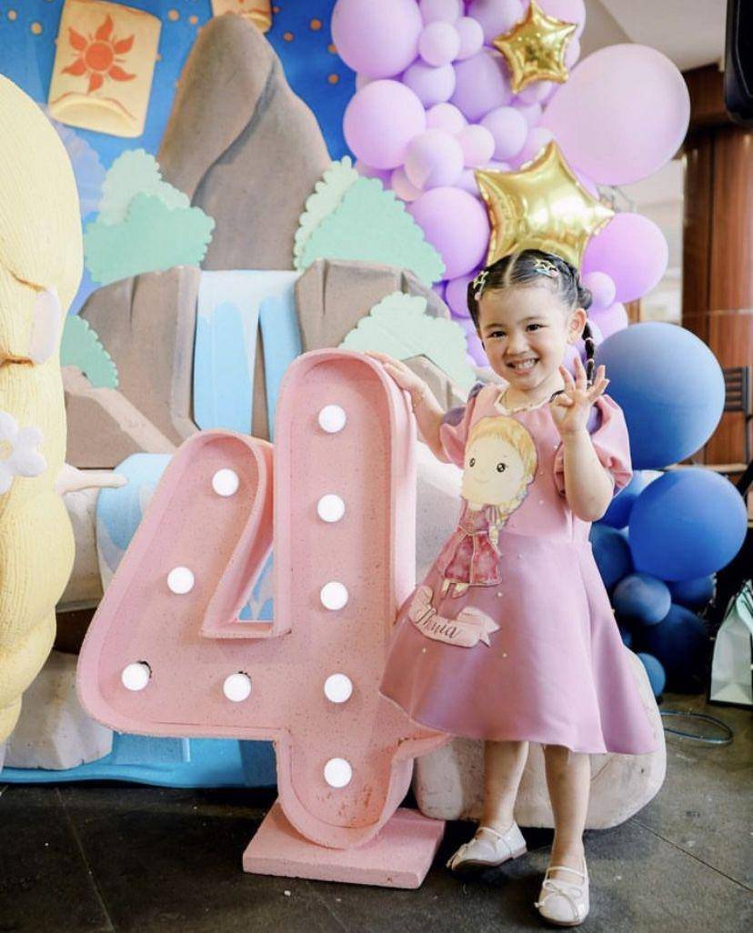 potret ultah Thalia dan Thania (Instagram.com/thaniaputrionsu)