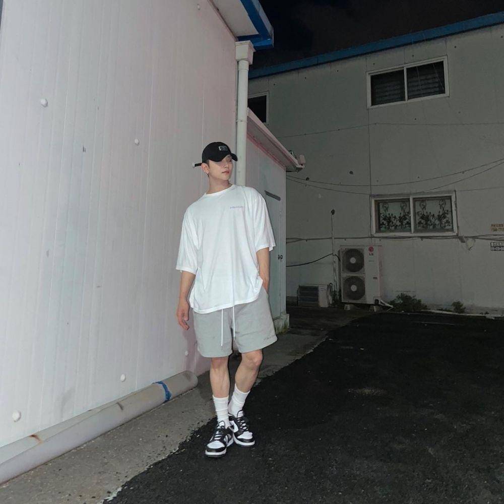 Joshua SEVENTEEN (instagram.com/joshu_acoustic)