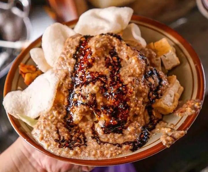 Warung Tahu Gimbal Enak di Jogja, Rasa Kuah Kacangnya Mantap!