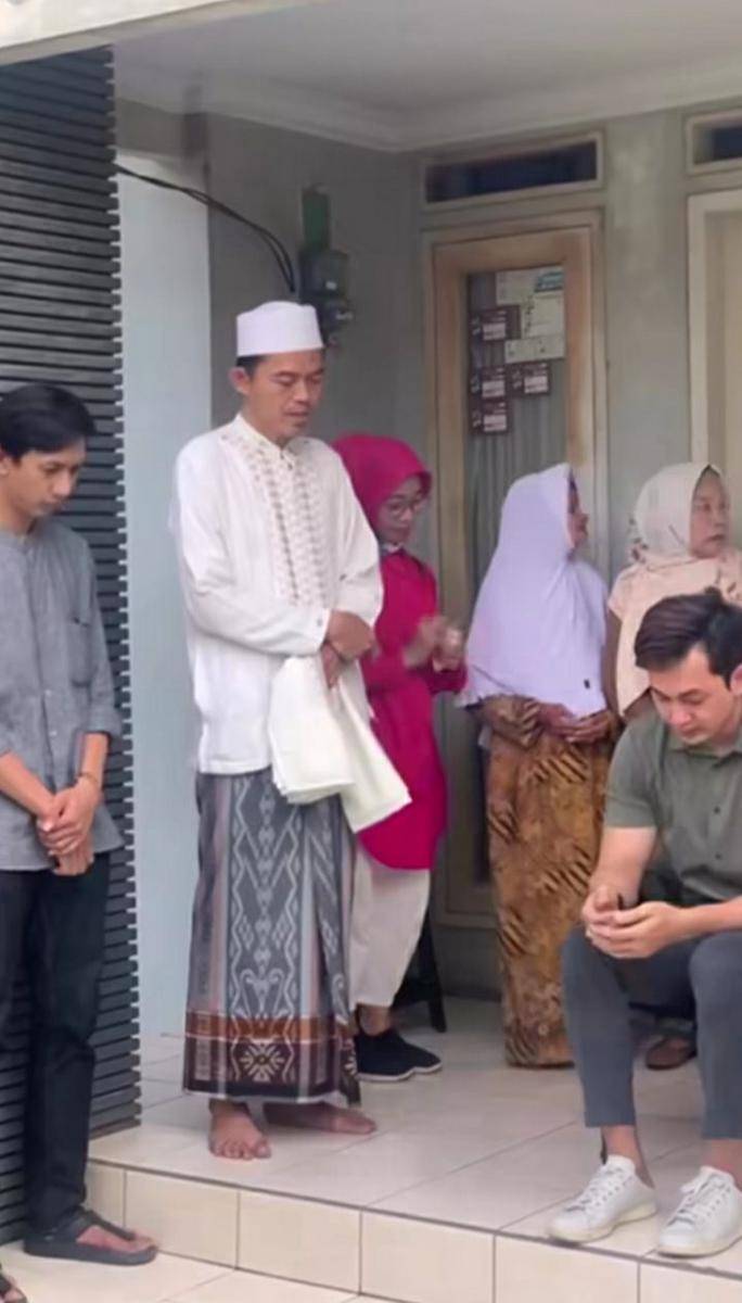momen keberangkatan haji Kiki Farrel (instagram.com/kikifarrel)