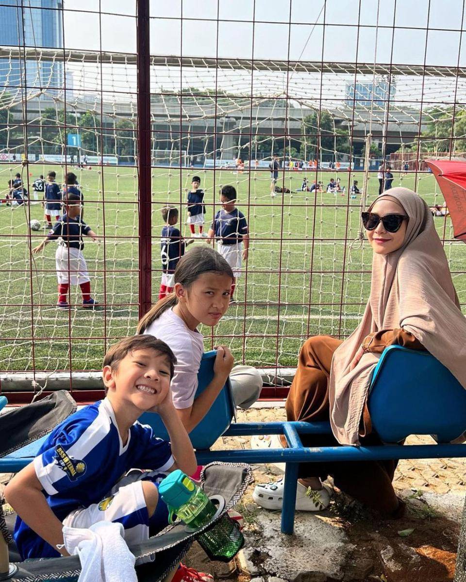 potret Zaskia Adya Mecca dan keluarga (instagram.com/zaskiadyamecca)