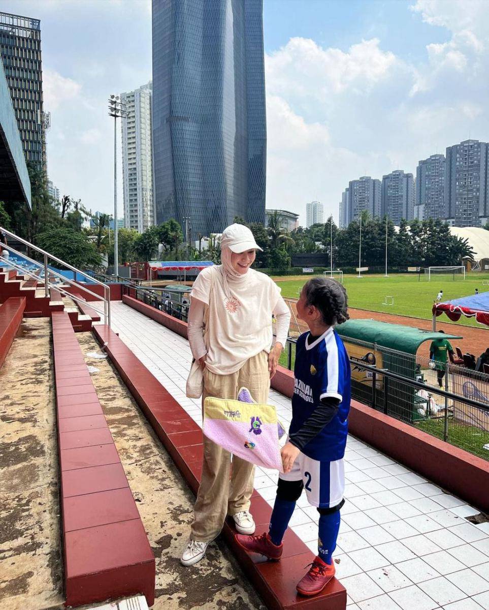 potret Zaskia Adya Mecca dan keluarga (instagram.com/zaskiadyamecca)
