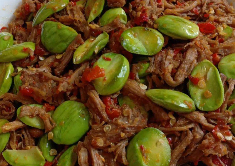 Ilustrasi sambal daging sapi suwir(instagram.com/noeniex_noe)