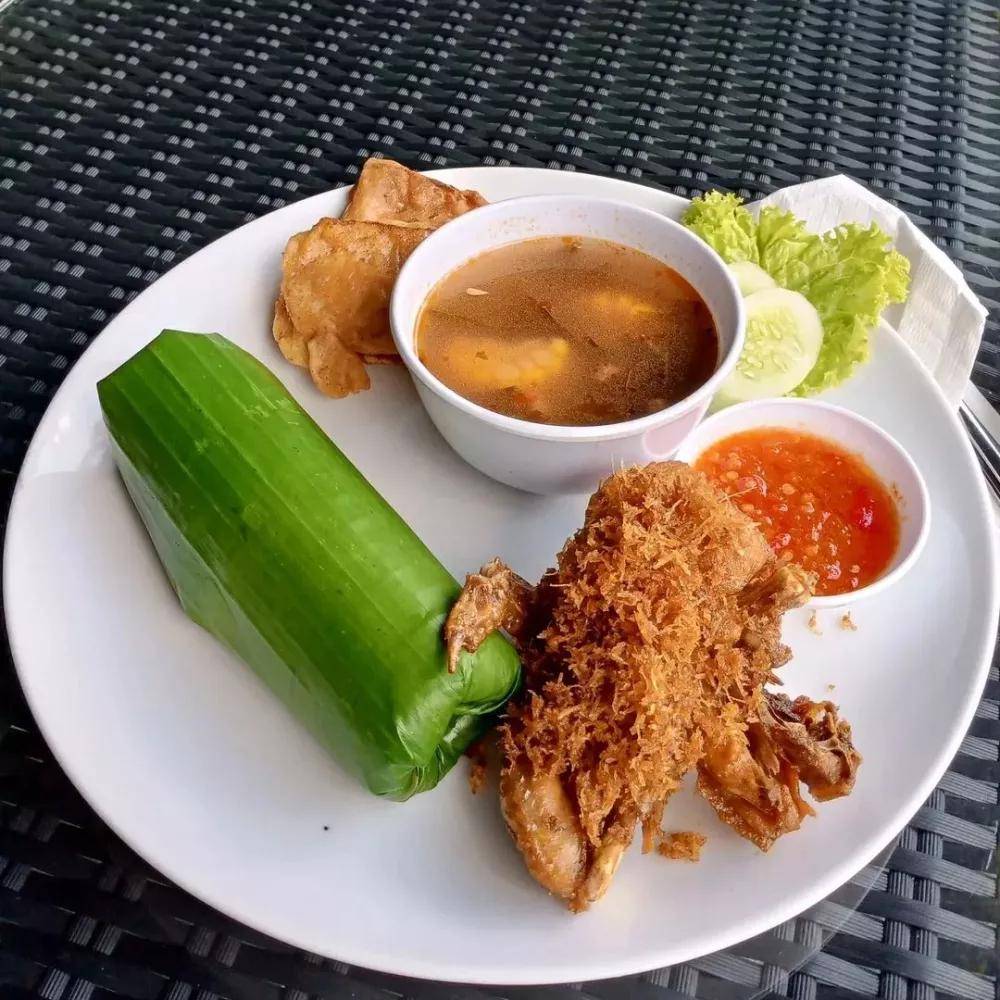 nasi timbel (instagram.com/ahuiliee)
