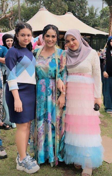 potret keluarga Atta dan Aurel (Instagram.com/krisdayantilemos)