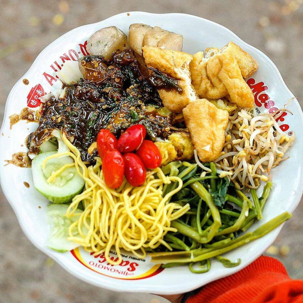rujak gamel (instagram.com/aboutcirebon_food)