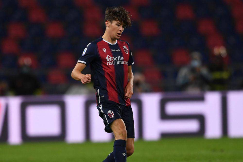 potret Aaron Hickey bersama Bologna (twitter.com/BolognaFC1909en)