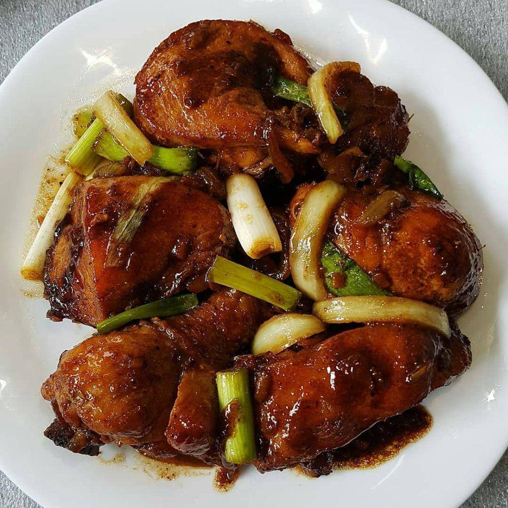 ayam goreng mentega (instagram.com/guniezzt)