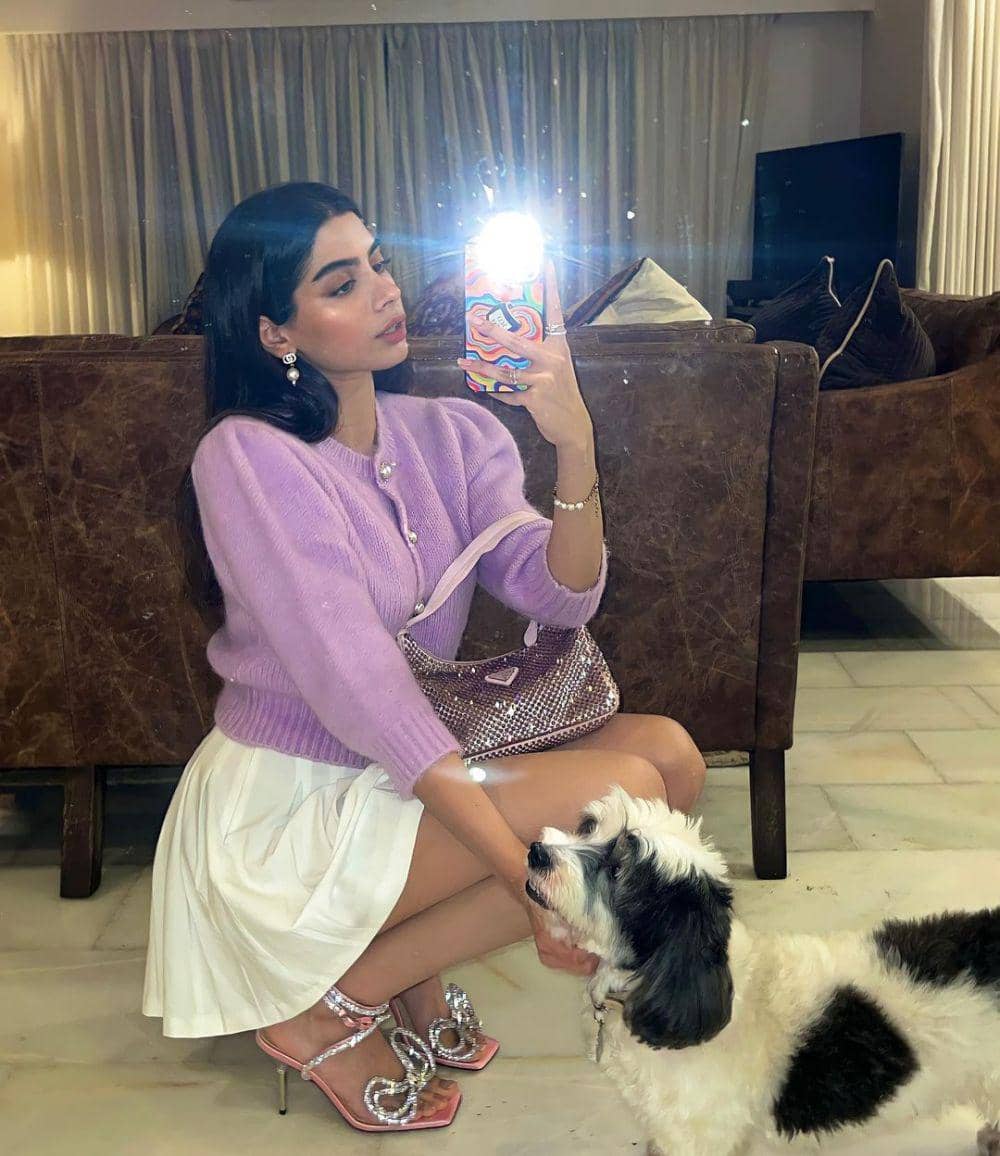 Khushi Kapoor dan anjingnya (instagram.com/khushi05k)