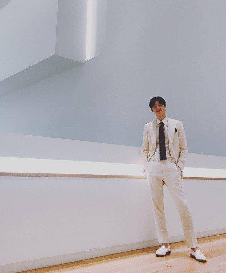 potret Lee Jong Suk (instagram.com/jongsuk0206)