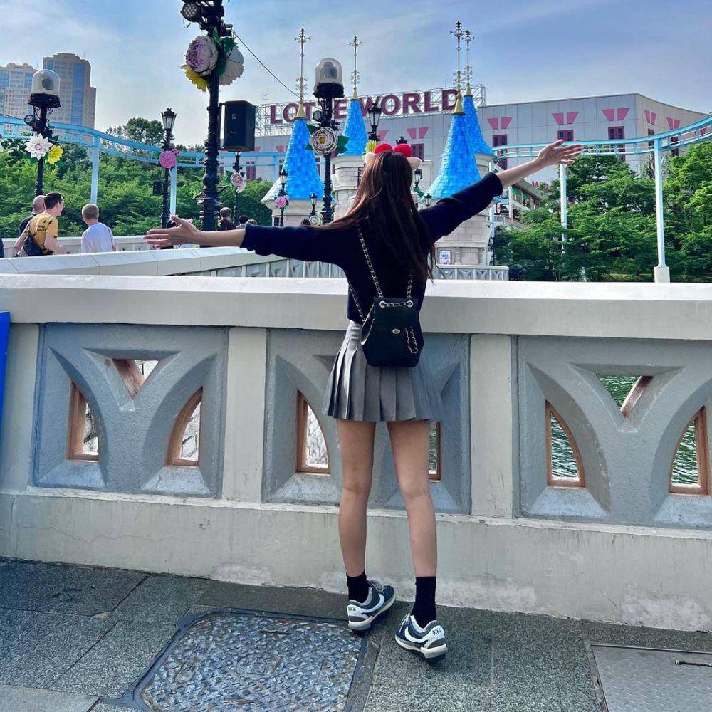 potret Soelhyun main ke Lotte World (instagram.com/s2seolhyuns2)