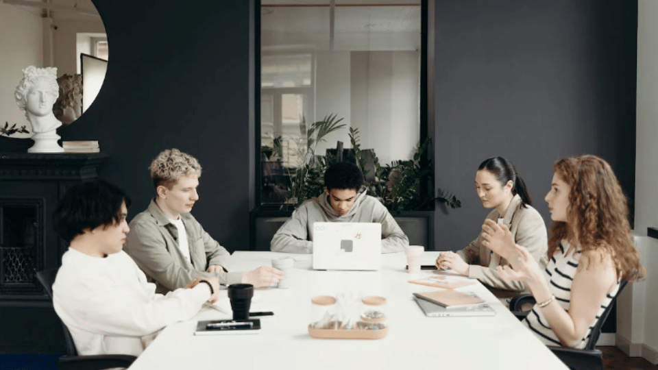 Ilustrasi rapat kerja (pexels.com/cottonbro studio)