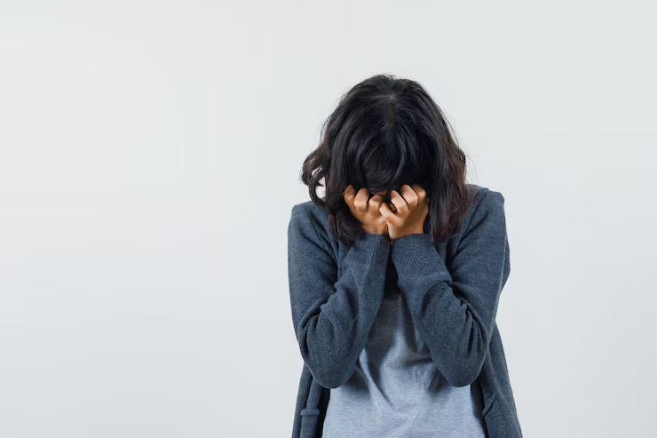 5 Cara Berdamai dengan Luka Batin, Berhenti Menyalahkan Diri