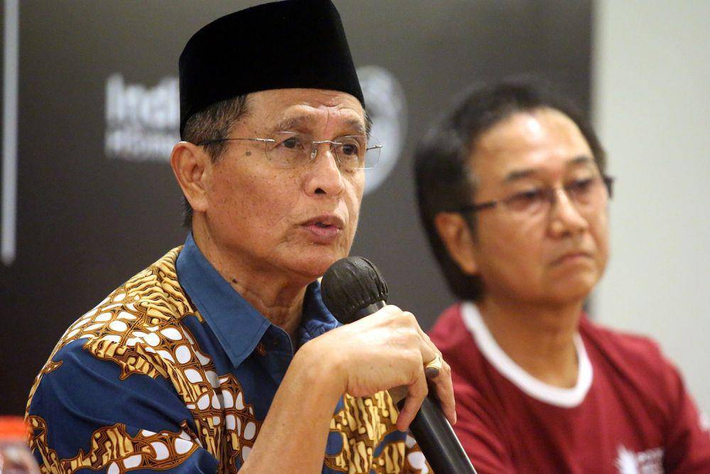Basri Yusuf (Ketua Pengprov PBSI Jateng), saat memberikan tekerangan dalam ajang Polytron Walikota Cup Solo 2023. (Dok. Istimewa)