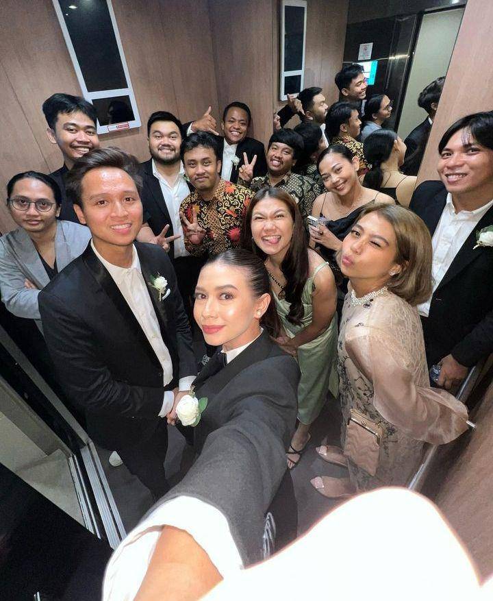 Yuki groomsmen (instagram.com/yukikt)