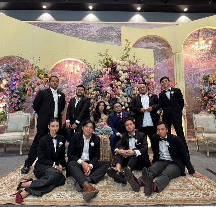 Yuki groomsmen (instagram.com/yukikt)