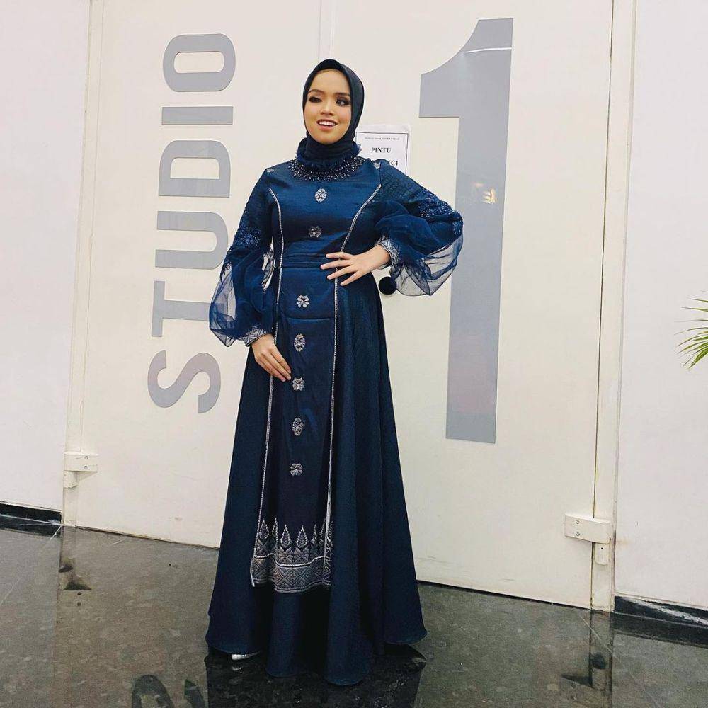 Gaya hijab remaja kekinian ala Putri Ariani (instagram.com/arianinismaputri)