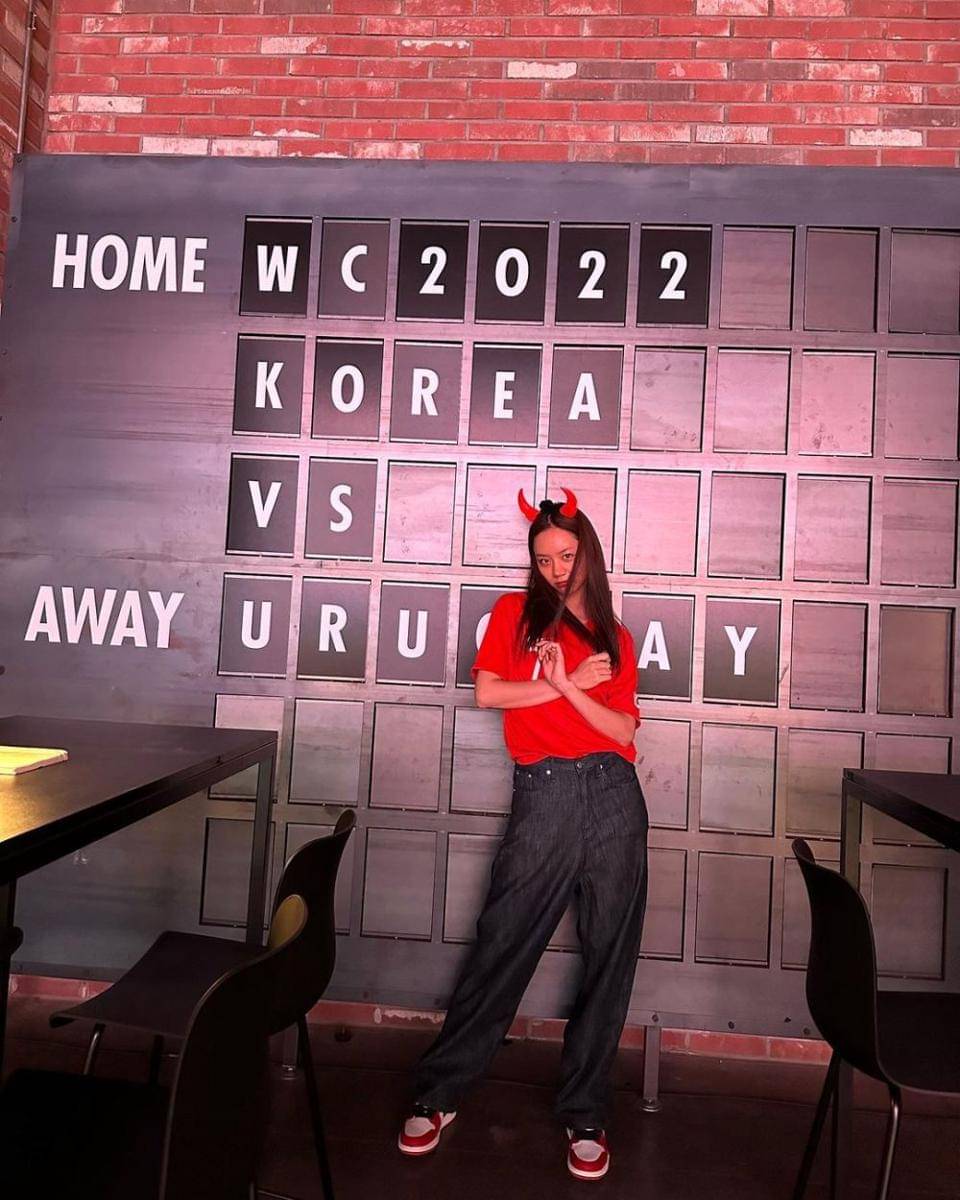 Potret OOTD Hangout dari Lee Hyeri (instagram.com/hyeri_0609)