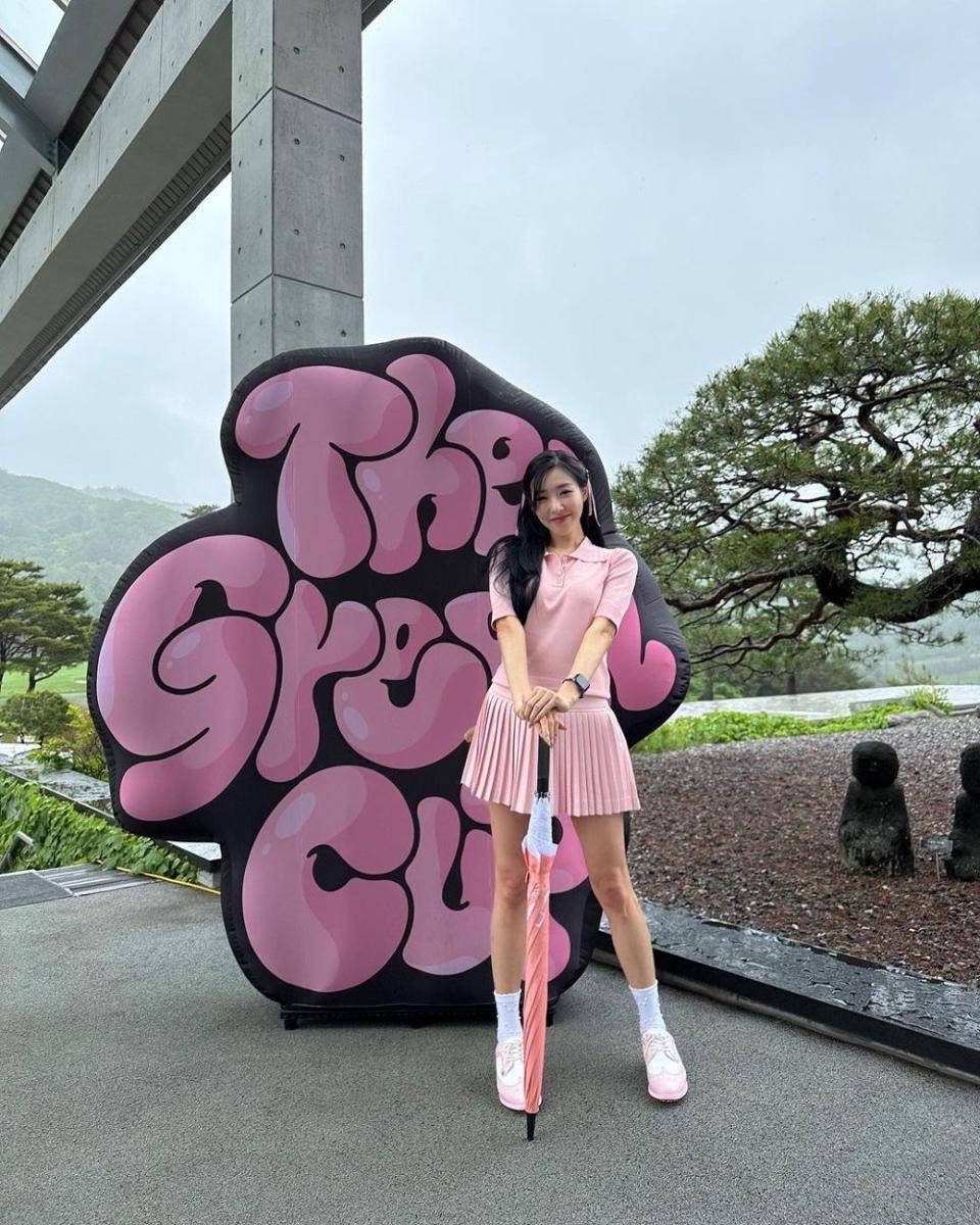 Potret Tiffany Young (instagram.com/tiffanyyoungofficial)
