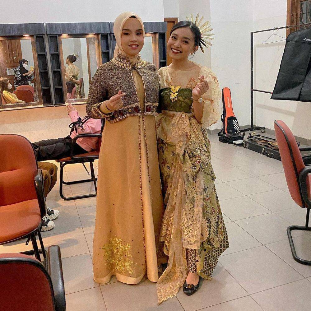 Gaya hijab remaja kekinian ala Putri Ariani (instagram.com/arianinismaputri)
