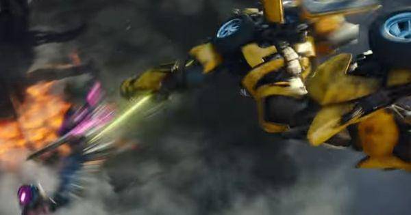 Bumblebee vs Nightbird ( Dok.  Paramount Pictures / Transformers: Rise of the Beasts)