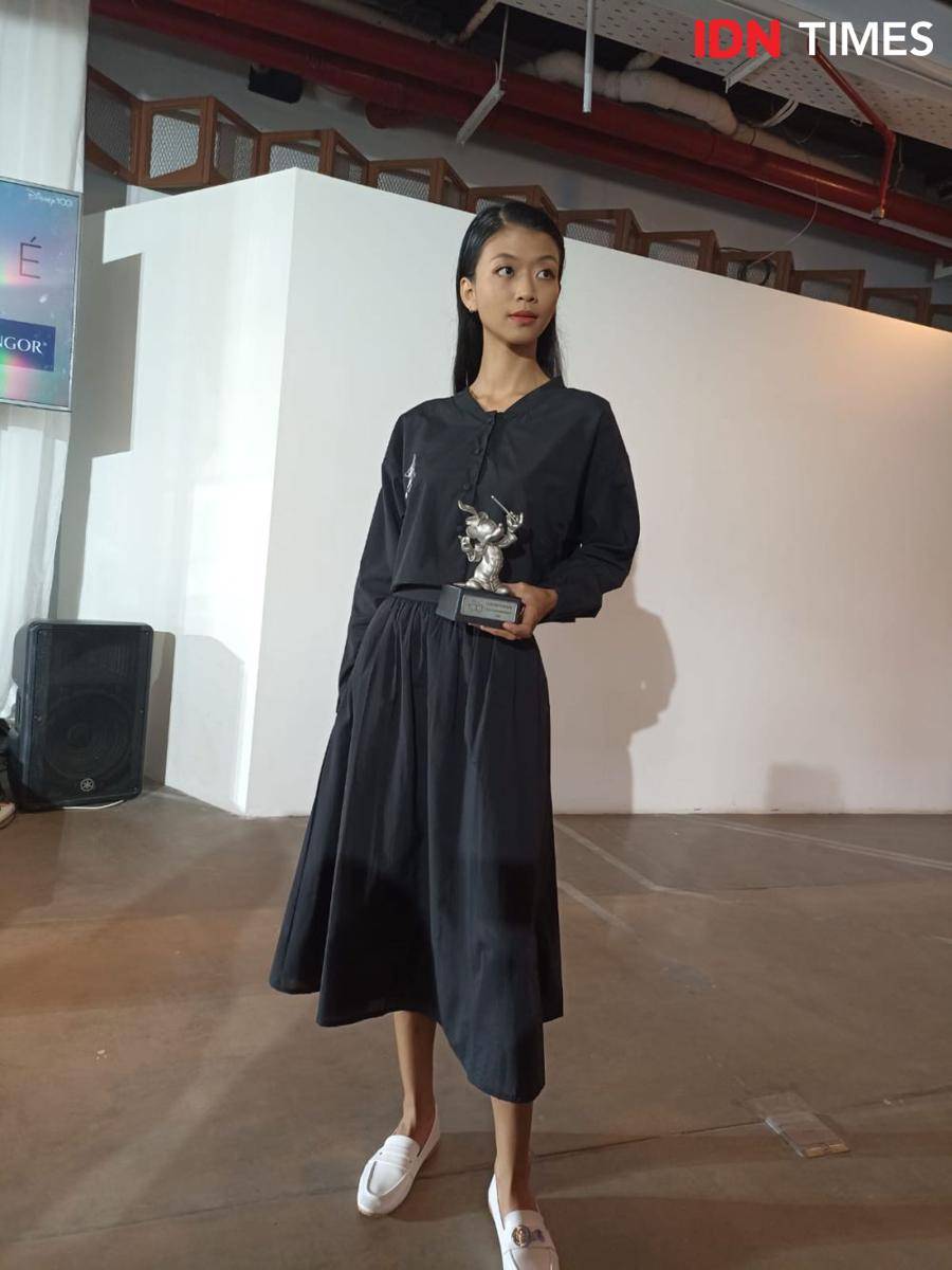 Koleksi bertema Disney100 dalam rangkaian perayaan Anniversary The Walt Disney Company yang ke-100 di Ganara Art Plaza Indonesia. 7 Juni 2023. (IDN Times/M. Tarmizi Murdianto)