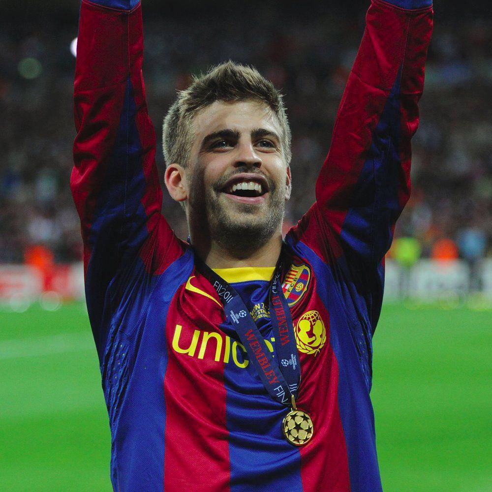 Gerard Pique menjuarai Liga Champions 2010/2011 bersama Barcelona. (twitter.com/ChampionsLeague)
