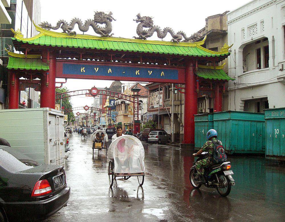 ilustrasi kawasan Kya-Kya, Kembang Jepun, Surabaya (wikimedia.org/Gunawan Kartapranata)