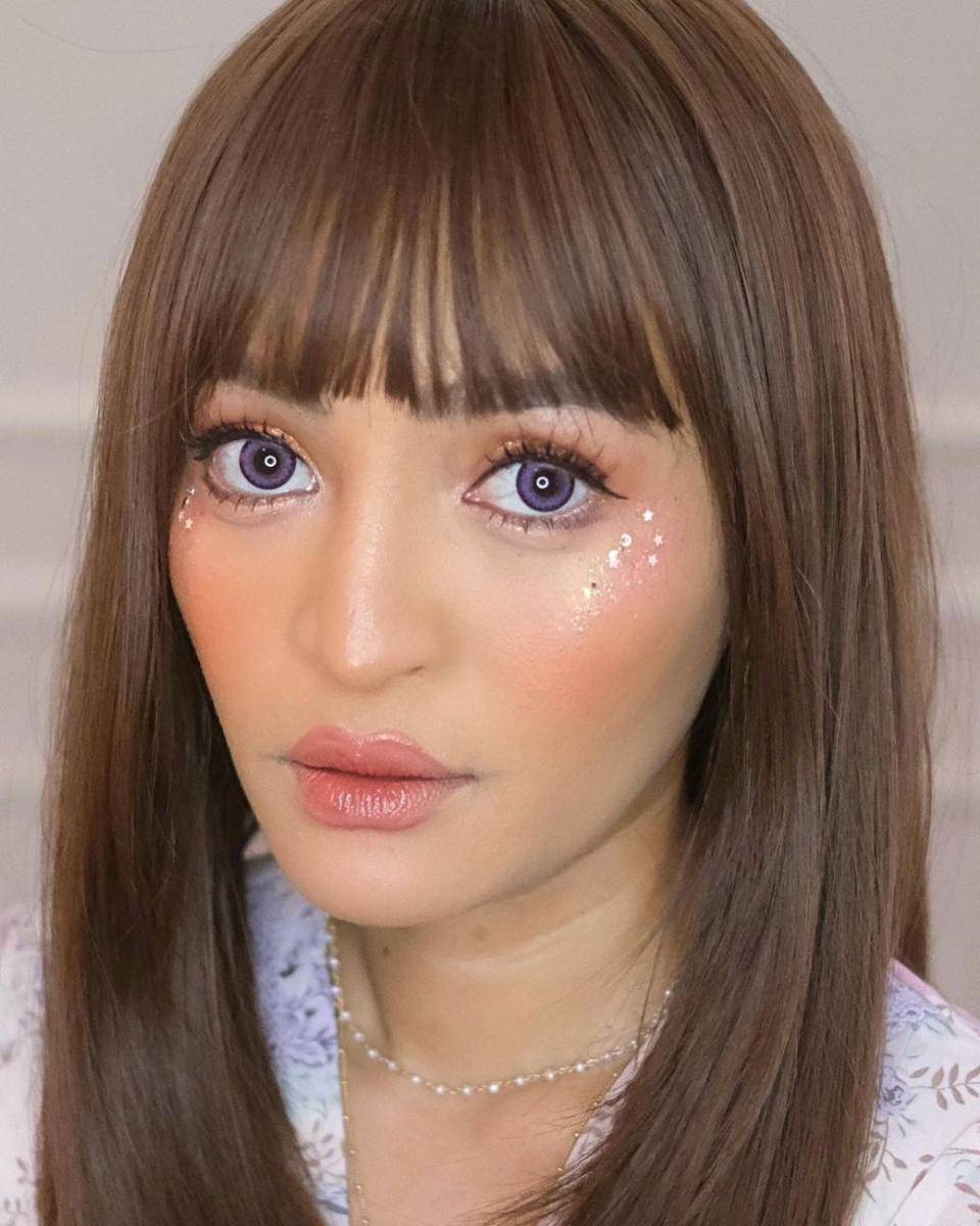 eye makeup untuk nonton konser (instagram.com/ rachgoddard)
