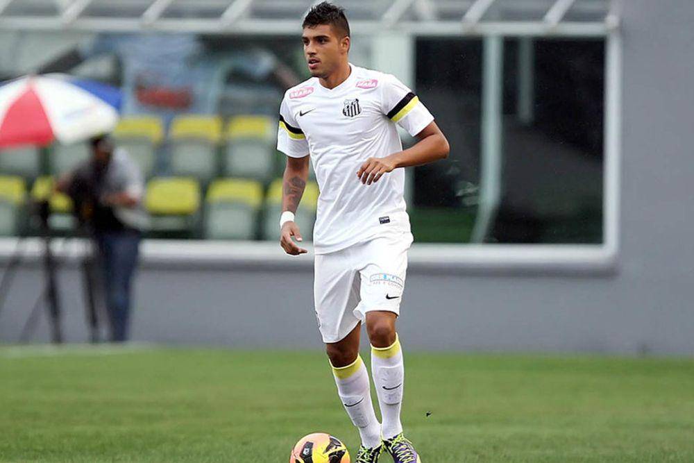 Emerson bermain bersama klub asal Brasil, Santos FC. (twitter.com/SantosFC)