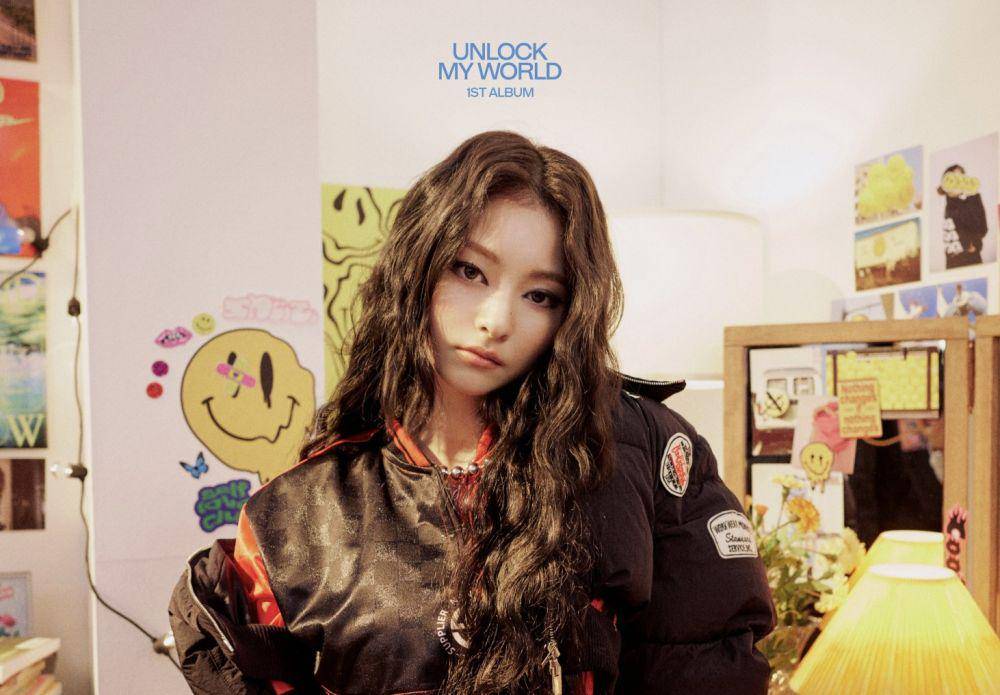 potret Nagyung fromis_9 untuk album Unlock My World versi reality (twitter.com/realfromis_9)