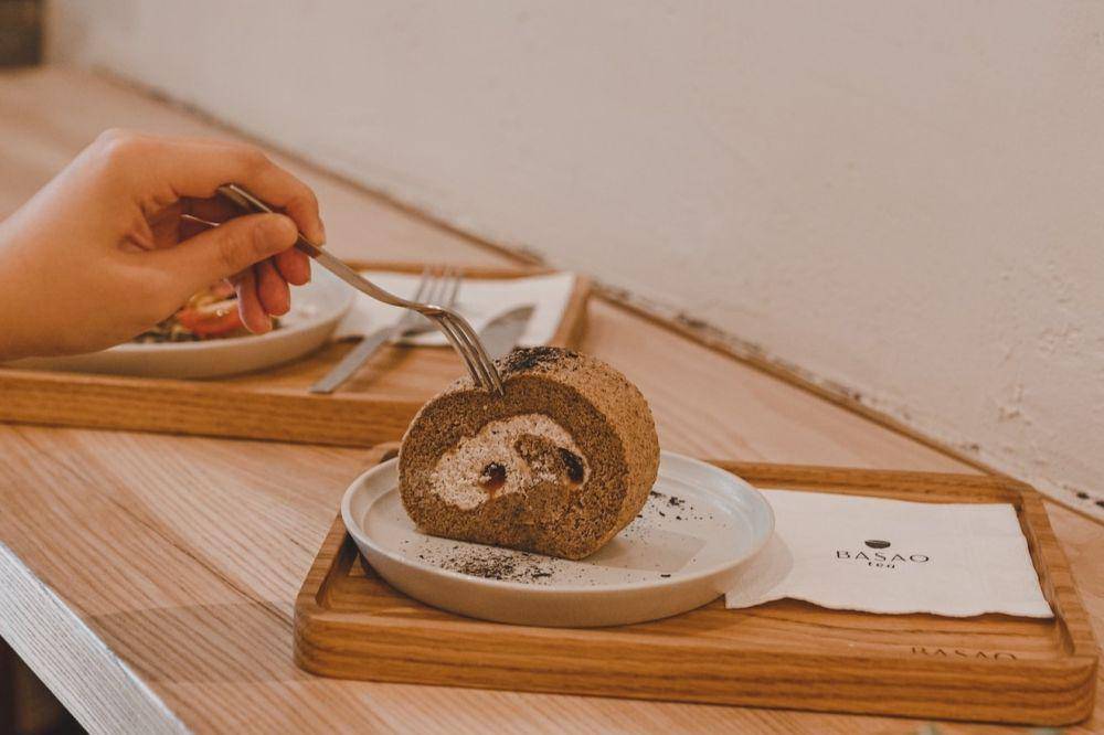 Ilustrasi tiramisu roll cake (unsplash.com/Jojo Yuen (sharemyfoodd))