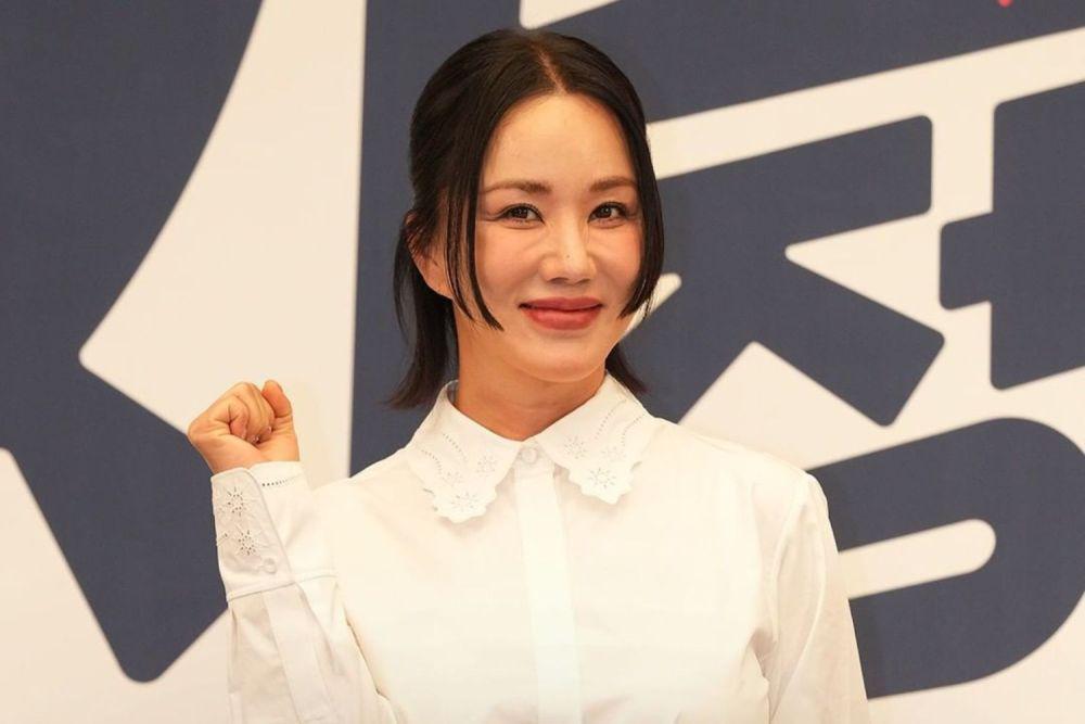 Uhm Jung Hwa 'Doctor Cha' Kenang Masa Sulit saat Ia Mengidap Kanker