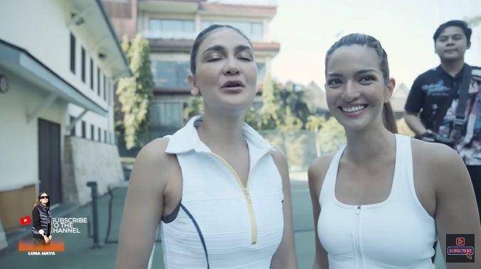 potret Luna Maya dan Nia Ramadhani di lapangan tenis (youtube.com/Luna Maya)