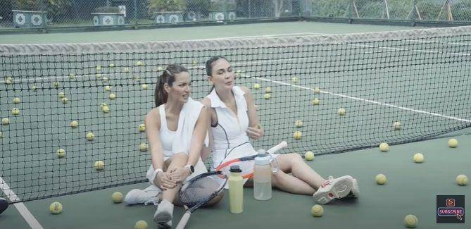 potret Luna Maya dan Nia Ramadhani di lapangan tenis (youtube.com/Luna Maya)