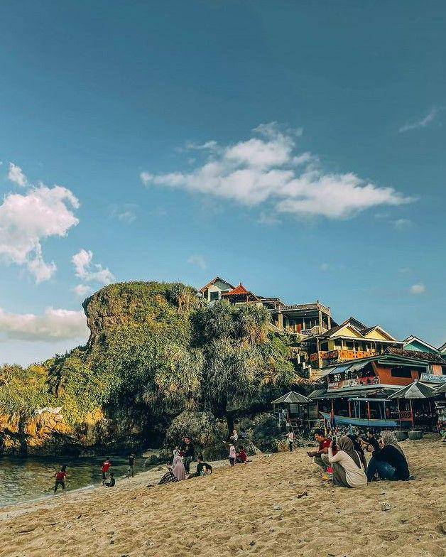 Pantai Ngandong, Yogyakarta (instagram.com/1filosofi_foto)