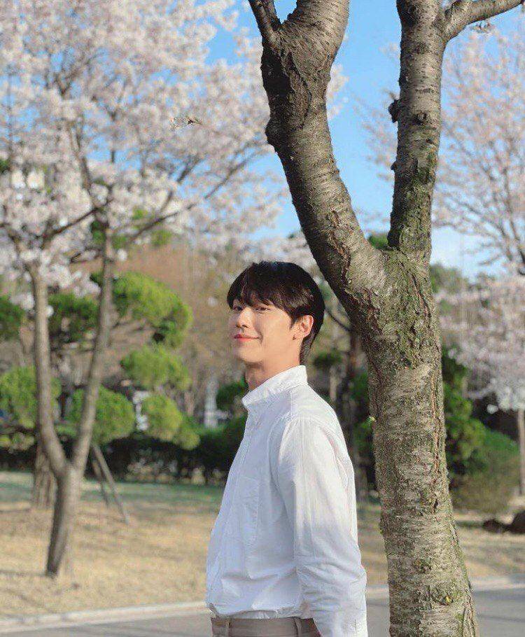 potret Lee Do Hyun (instagram.com/ldh_sky)