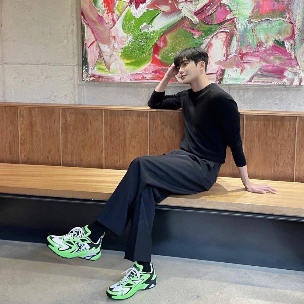 Rowoon SF9 (instagram.com/ewsbdi)