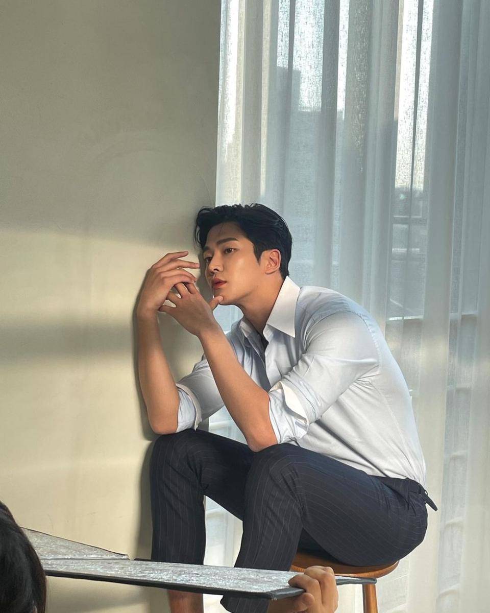 Rowoon SF9 (instagram.com/ewsbdi)