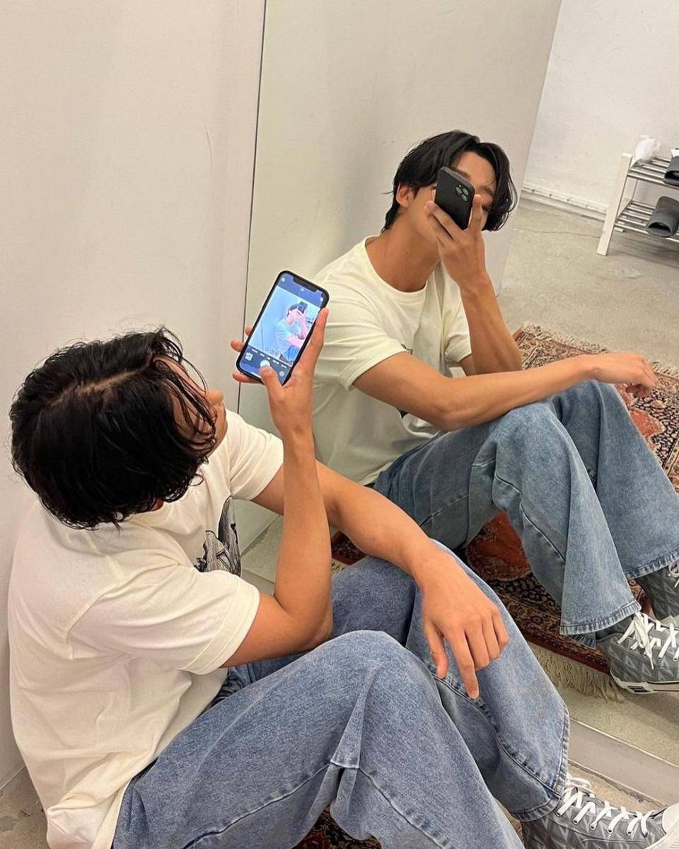Rowoon SF9 (instagram.com/ewsbdi)