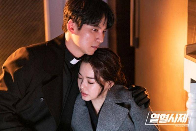 cuplikan drama The Fiery Priest (dok. SBS/The Fiery Priest)