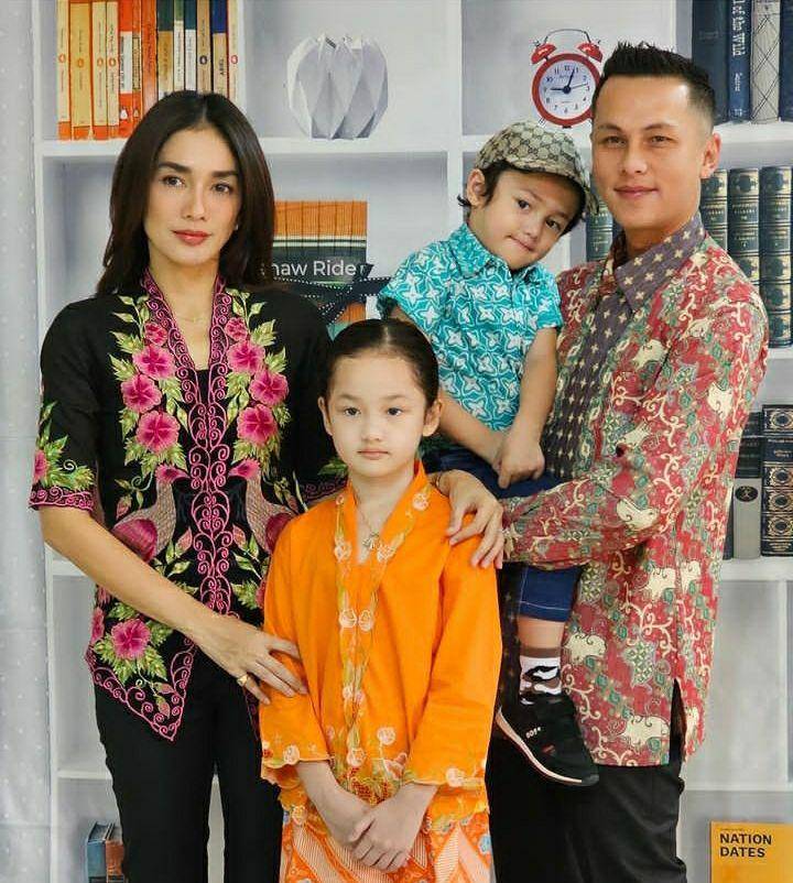 Potret Ussy dan Andhika diacara kelulusan anak (instagram.com/ussypratama)