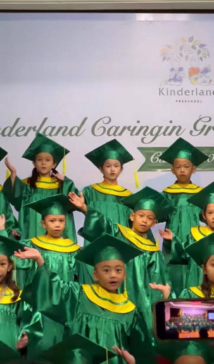 Potret kelulusan anak Ussy dan Andhika (instagram.com/ussypratama)